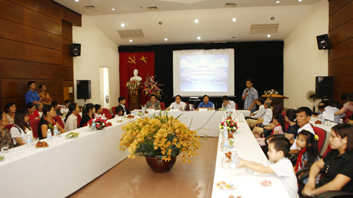 Trao quà cho gia đình các chiến sĩ cảnh sát biển, kiểm ngư ảnh 8