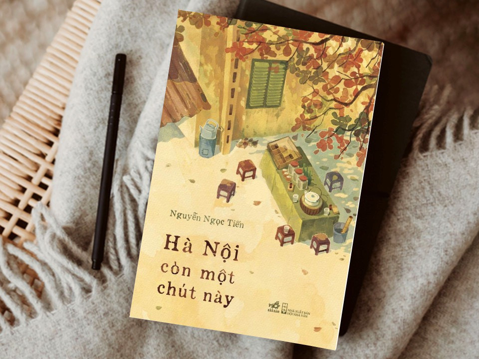 Hà Nội còn một chút này dày 367 trang, gồm 56 mẩu chuyện nhỏ về Hà Nội. Hà Nội còn một chút này dày 367 trang, gồm 56 mẩu chuyện nhỏ về Hà Nội.