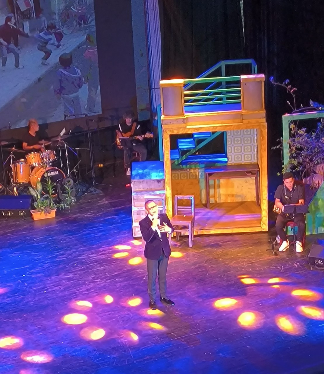 NSUT Đức Long là vedette của chương trình.