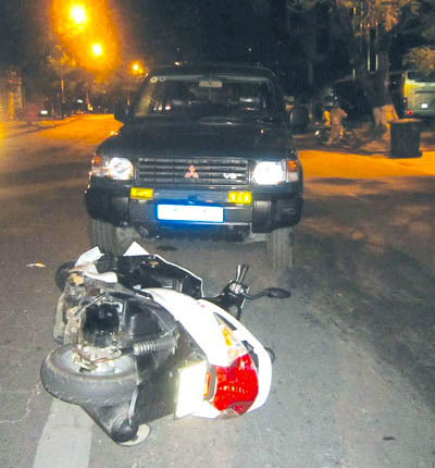 Hiện trường cho thấy xe ô tô lấn sang phần đường có vạch liền