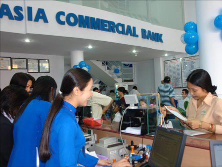 ACB cắt giảm hơn 700 nhân sự trong quý 3/2013.