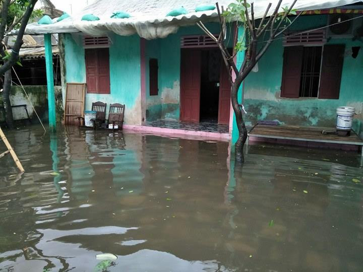 Bão số 10 càn quét miền Trung, ít nhất 4 người chết ảnh 9