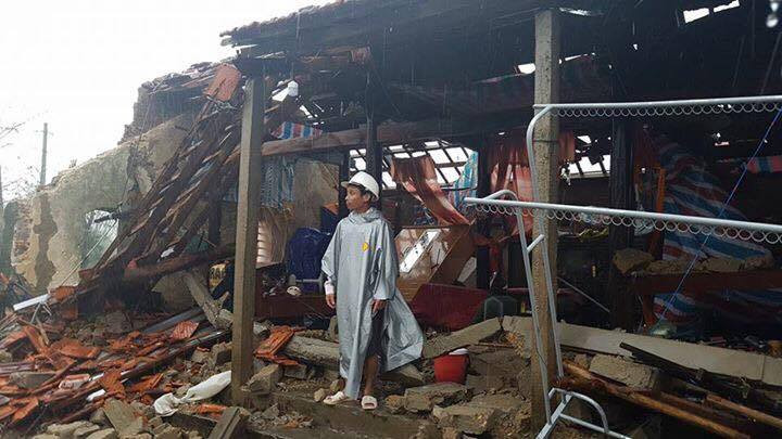 Bão số 10 càn quét miền Trung, ít nhất 4 người chết ảnh 14