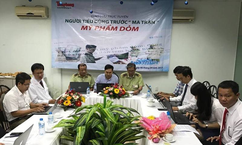 Giao lưu trực tuyến: Người tiêu dùng trước 'ma trận' mỹ phẩm dỏm ảnh 2