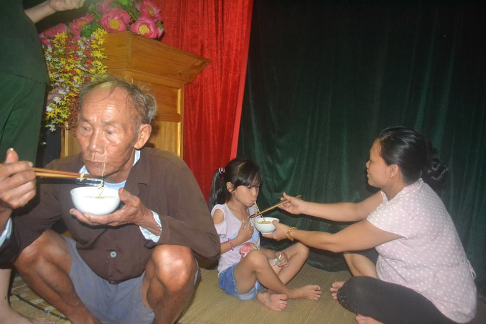 Bão số 10 càn quét miền Trung, ít nhất 4 người chết ảnh 6