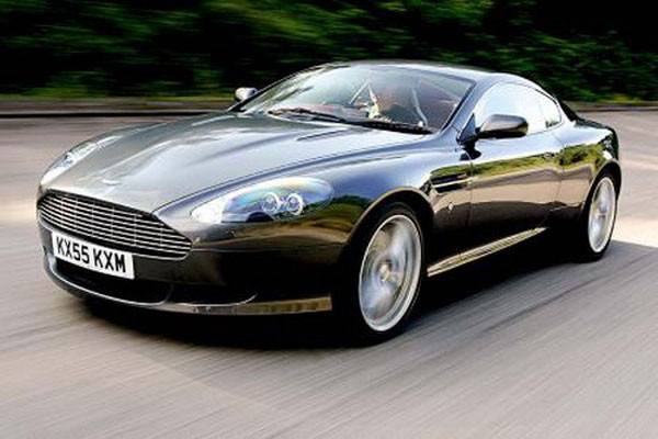 Aston Martin sẽ phải tự thân vận động