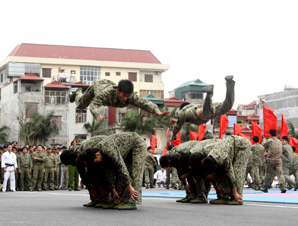 Vất vả trên thao trường, giảm đổ máu trên chiến trường