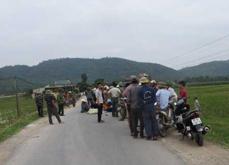 Xe bồn cán một phụ nữ dưới gầm, tài xế bỏ trốn ảnh 2