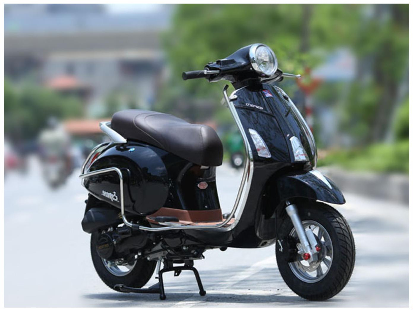 Một mẫu xe máy 50cc tương tự kiểu dáng của dòng xe Vespa.