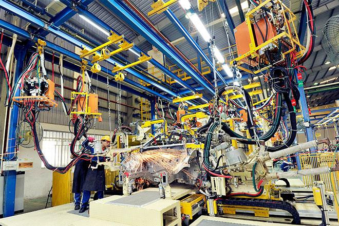 Một rào cản với ô tô nội đang là giá cao do chưa tối ưu sản xuất, thuế, phí. Một rào cản với ô tô nội đang là giá cao do chưa tối ưu sản xuất, thuế, phí.