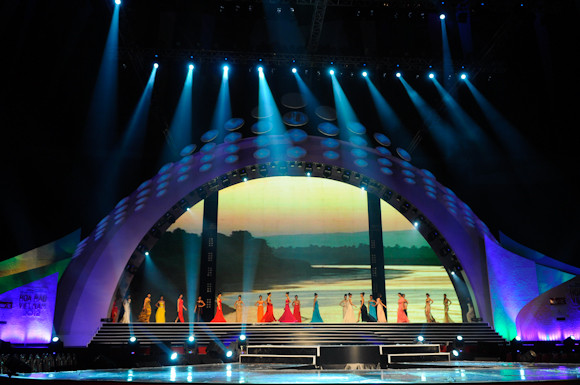 Chung kết Hoa hậu Việt Nam 2012 diễn ra vào tối 25-8 sẽ được truyền hình trực tiếp trên VTV1, VTV4 và được Tiền Phong Online tường thuật trực tuyến. Ảnh: Công Khanh