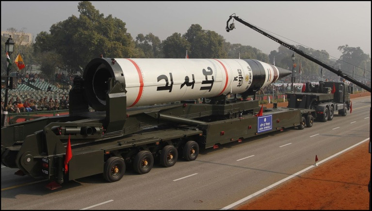 Tên lửa đạn đạo liên lục địa Agni-V của Ấn Độ. Ảnh: A Defence XP. Tên lửa đạn đạo liên lục địa Agni-V của Ấn Độ. Ảnh: A Defence XP.