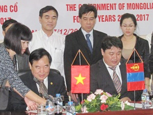 Đại diện Việt Nam và Mông Cổ ký Hiệp định hợp tác giáo dục