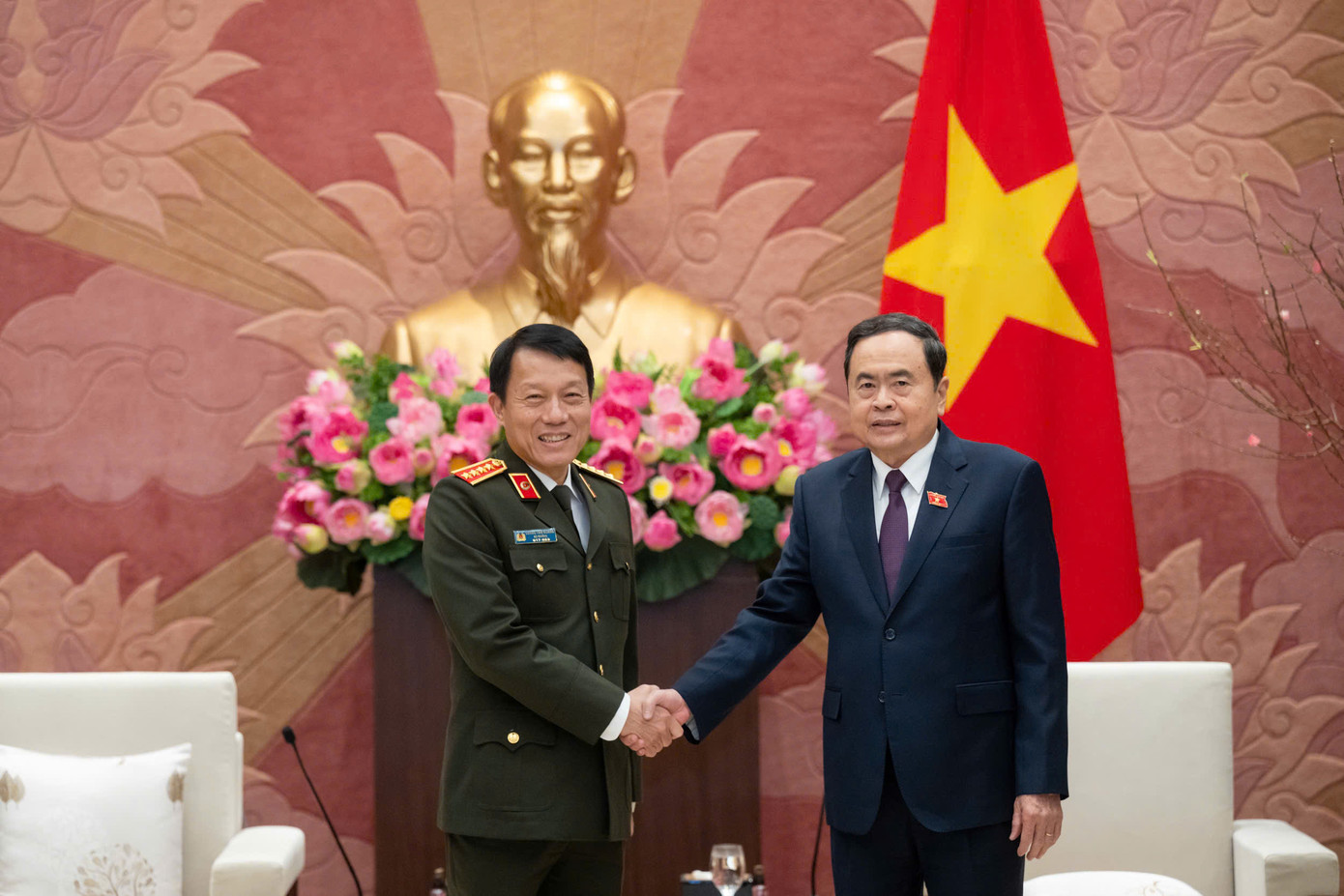 Chủ tịch Quốc hội Trần Thanh Mẫn và Bộ trưởng Bộ Công an Lương Tam Quang. Ảnh: QH Chủ tịch Quốc hội Trần Thanh Mẫn và Bộ trưởng Bộ Công an Lương Tam Quang. Ảnh: QH