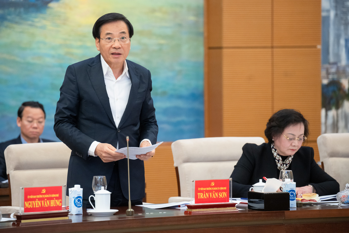 Bộ trưởng, Chủ nhiệm Văn phòng Chính phủ Trần Văn Sơn. Bộ trưởng, Chủ nhiệm Văn phòng Chính phủ Trần Văn Sơn.