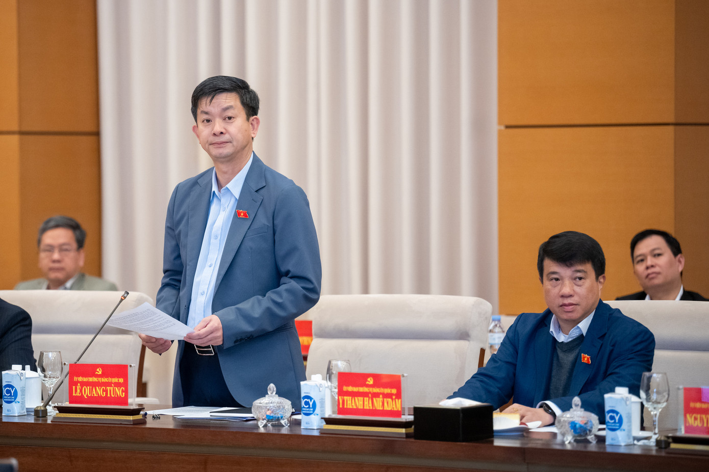 Tổng Thư ký Quốc hội Lê Quang Tùng. Tổng Thư ký Quốc hội Lê Quang Tùng.