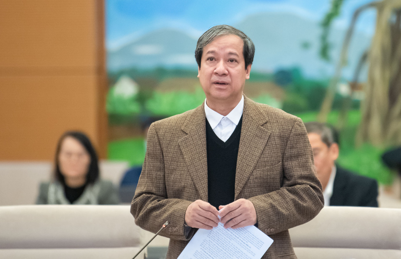 Bộ trưởng Bộ GD&ĐT Nguyễn Kim Sơn. Bộ trưởng Bộ GD&ĐT Nguyễn Kim Sơn.