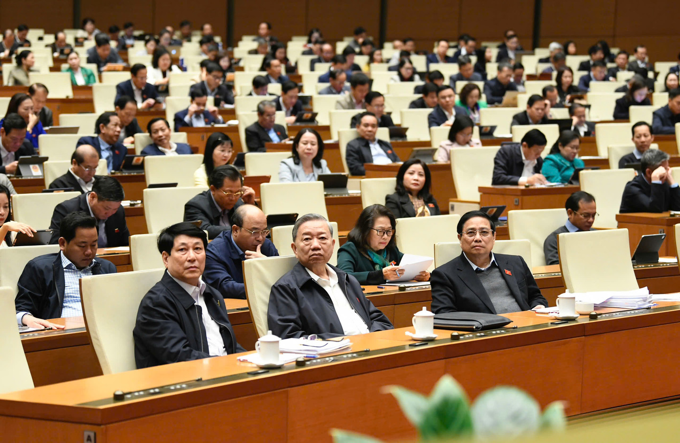 Lãnh đạo Đảng, Nhà nước tại phiên họp ngày 17/2. Ảnh: Như Ý