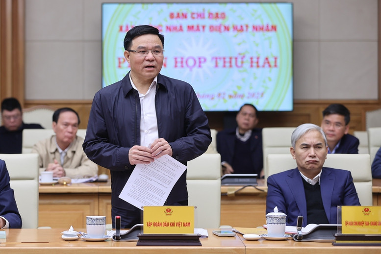 Chủ tịch PVN Lê Mạnh Hùng (bên trái) và Chủ tịch HĐTV EVN Đặng Hoàng An phát biểu tại phiên họp. Ảnh: Nhật Bắc Chủ tịch PVN Lê Mạnh Hùng (bên trái) và Chủ tịch HĐTV EVN Đặng Hoàng An phát biểu tại phiên họp. Ảnh: Nhật Bắc