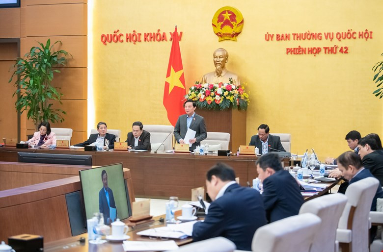 Phiên họp Ủy ban Thường vụ Quốc hội, ngày 6/2.