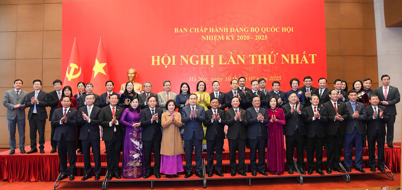 Chủ tịch Quốc hội Trần Thanh Mẫn với các đại biểu tại hội nghị. Ảnh: LH Chủ tịch Quốc hội Trần Thanh Mẫn với các đại biểu tại hội nghị. Ảnh: LH