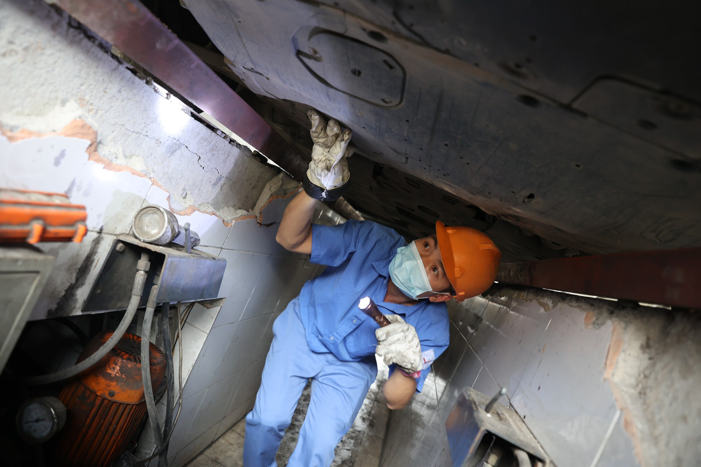 Đăng kiểm có nguy cơ ùn tắc cuối năm.