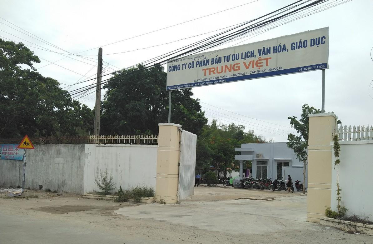 Chủ đầu tư cho đổi tên trường học để đón khách Trung Quốc. Ảnh L.H