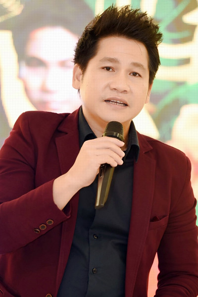 Trọng Tấn: 'Vợ chồng tôi nhiều lúc bế tắc khi giao tiếp với con trai' ảnh 1