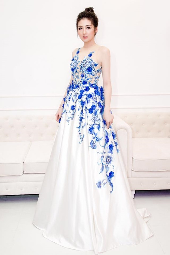 Nhan sắc mặn mà thu hút của hai nàng Á hậu làm MC VTV ảnh 13