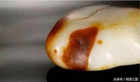 Viên ngọc gây tranh cãi vì xấu xí nhưng lại có giá 33 tỷ đồng ảnh 4