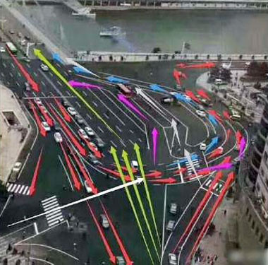 Ngã tư 10 làn đường như mê cung đánh đố tài xế ở Trung Quốc ảnh 2