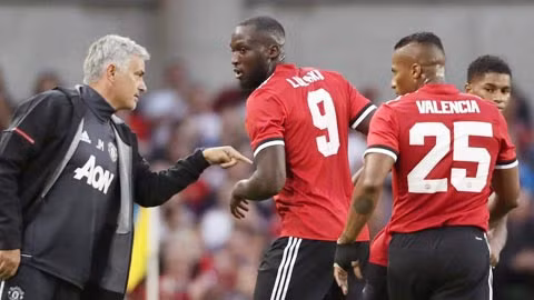 Phá lưới Tottenham, Martial ra yêu sách với Mourinho ảnh 2 Phá lưới Tottenham, Martial ra yêu sách với Mourinho ảnh 2