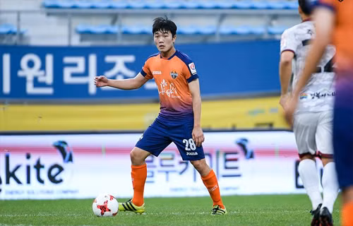 Có thực BTC V.League không phạt được Công Vinh? ảnh 4 Có thực BTC V.League không phạt được Công Vinh? ảnh 4