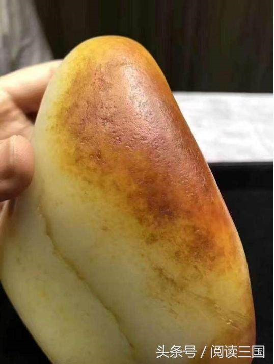 Viên ngọc gây tranh cãi vì xấu xí nhưng lại có giá 33 tỷ đồng ảnh 1