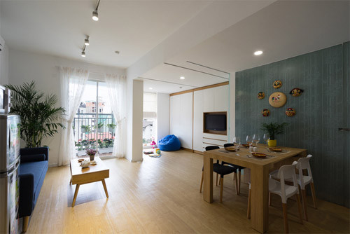 Nhà rộng thênh thang nhờ vách ngăn di động ảnh 1