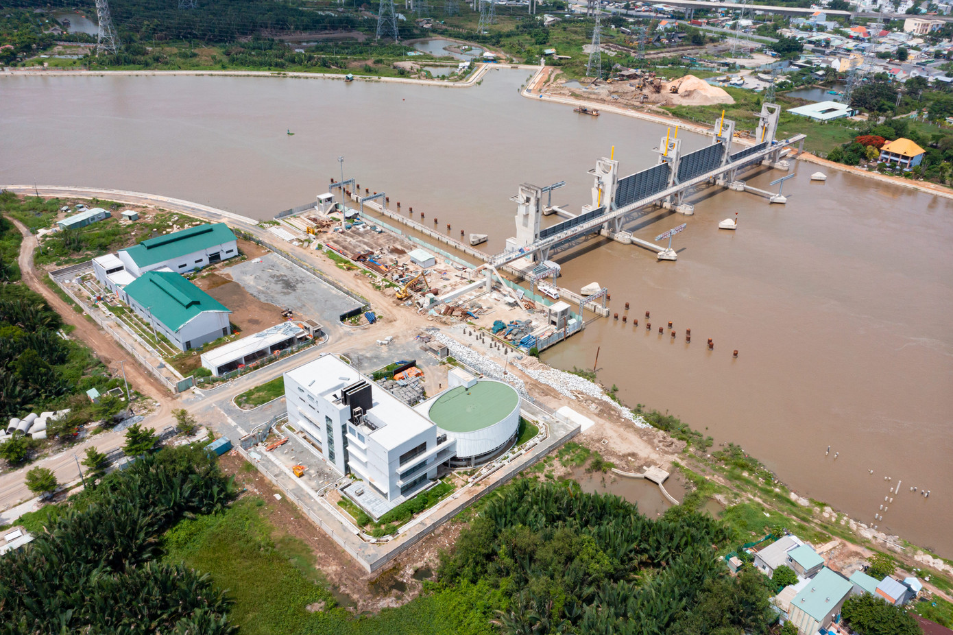 Cống ngăn triều Mương Chuối thuộc dự án chống ngập 10.000 tỷ. Ảnh: CTV