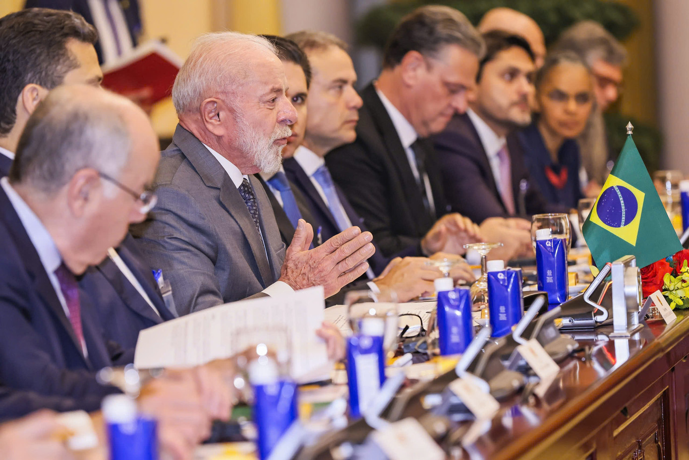 Tổng thống Lula da Silva và các quan chức cấp cao Brazil trong cuộc hội đàm với Chủ tịch nước Lương Cường và các quan chức cấp cao Việt Nam. (Ảnh: Nhật Minh) Tổng thống Lula da Silva và các quan chức cấp cao Brazil trong cuộc hội đàm với Chủ tịch nước Lương Cường và các quan chức cấp cao Việt Nam. (Ảnh: Nhật Minh)