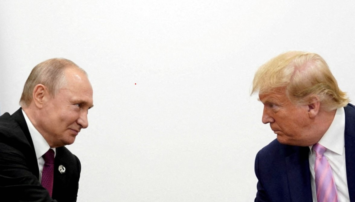 Tổng thống Nga Vladimir Putin và Tổng thống Mỹ Donald Trump trong cuộc gặp tại Osaka, năm 2019. (Ảnh: Reuters)
