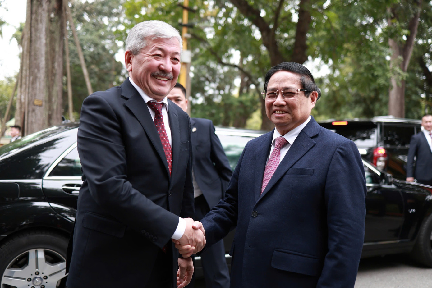 Thủ tướng Phạm Minh Chính và Thủ tướng Kyrgyzstan Adylbek Kasymaliev. (Ảnh: Nhật Bắc) Thủ tướng Phạm Minh Chính và Thủ tướng Kyrgyzstan Adylbek Kasymaliev. (Ảnh: Nhật Bắc)