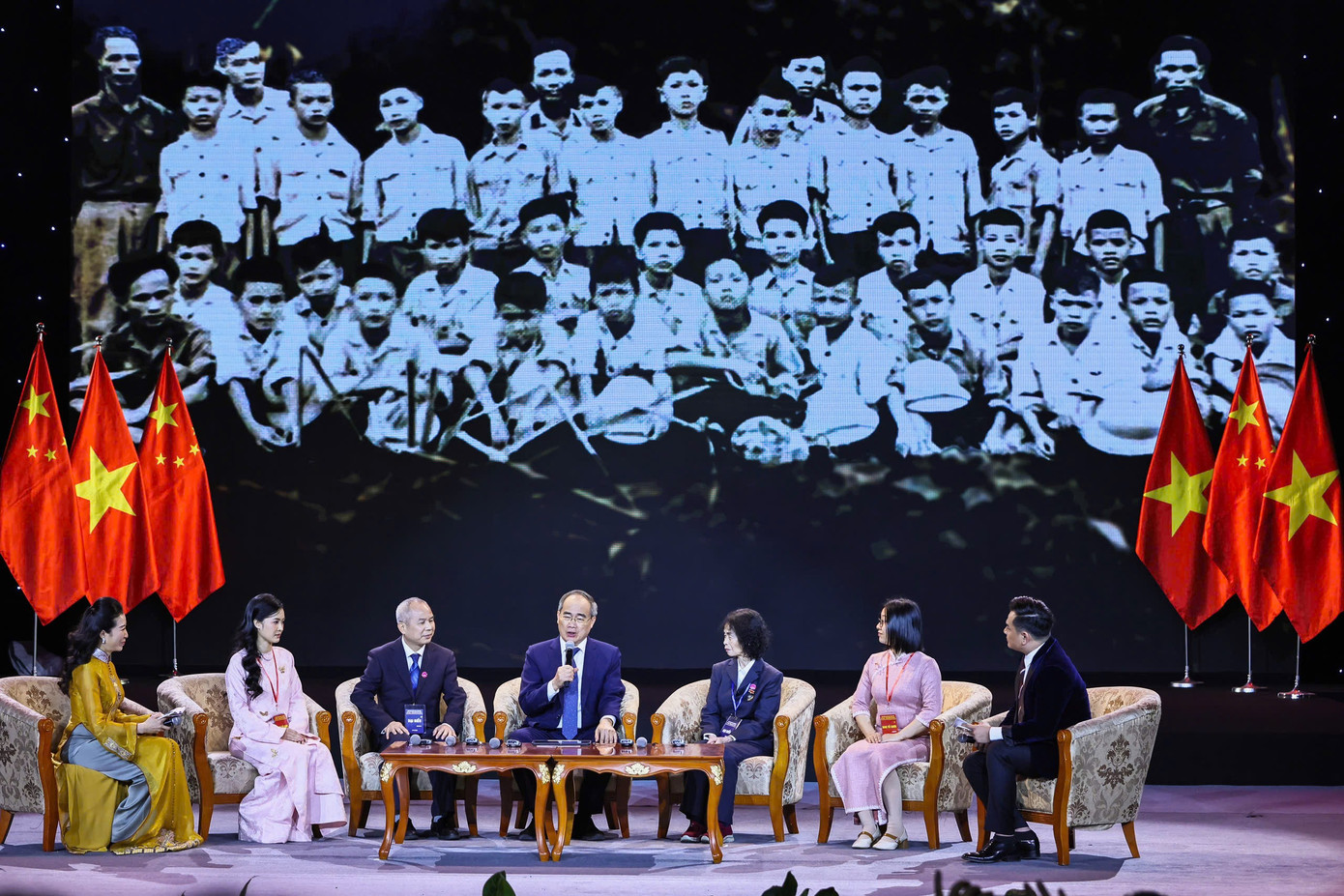 Các thế hệ lưu học sinh Việt Nam - Trung Quốc chia sẻ về những kỷ niệm trong thời gian học tập tại mỗi nước. (Ảnh: Nhật Minh) Các thế hệ lưu học sinh Việt Nam - Trung Quốc chia sẻ về những kỷ niệm trong thời gian học tập tại mỗi nước. (Ảnh: Nhật Minh)