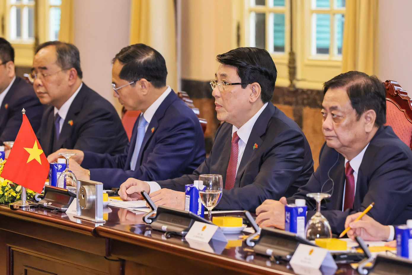 Chủ tịch nước Lương Cường tại cuộc hội đàm với Tổng thống Brazil Lula da Silva. Ảnh: Nhật Minh Chủ tịch nước Lương Cường tại cuộc hội đàm với Tổng thống Brazil Lula da Silva. Ảnh: Nhật Minh