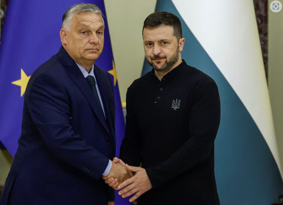 Thủ tướng Hungary Viktor Orban và Tổng thống Ukraine Volodymir Zelensky bắt tay tại cuộc họp báo chung ở Kiev tháng 7/2024. (Ảnh: Reuters) Thủ tướng Hungary Viktor Orban và Tổng thống Ukraine Volodymir Zelensky bắt tay tại cuộc họp báo chung ở Kiev tháng 7/2024. (Ảnh: Reuters)