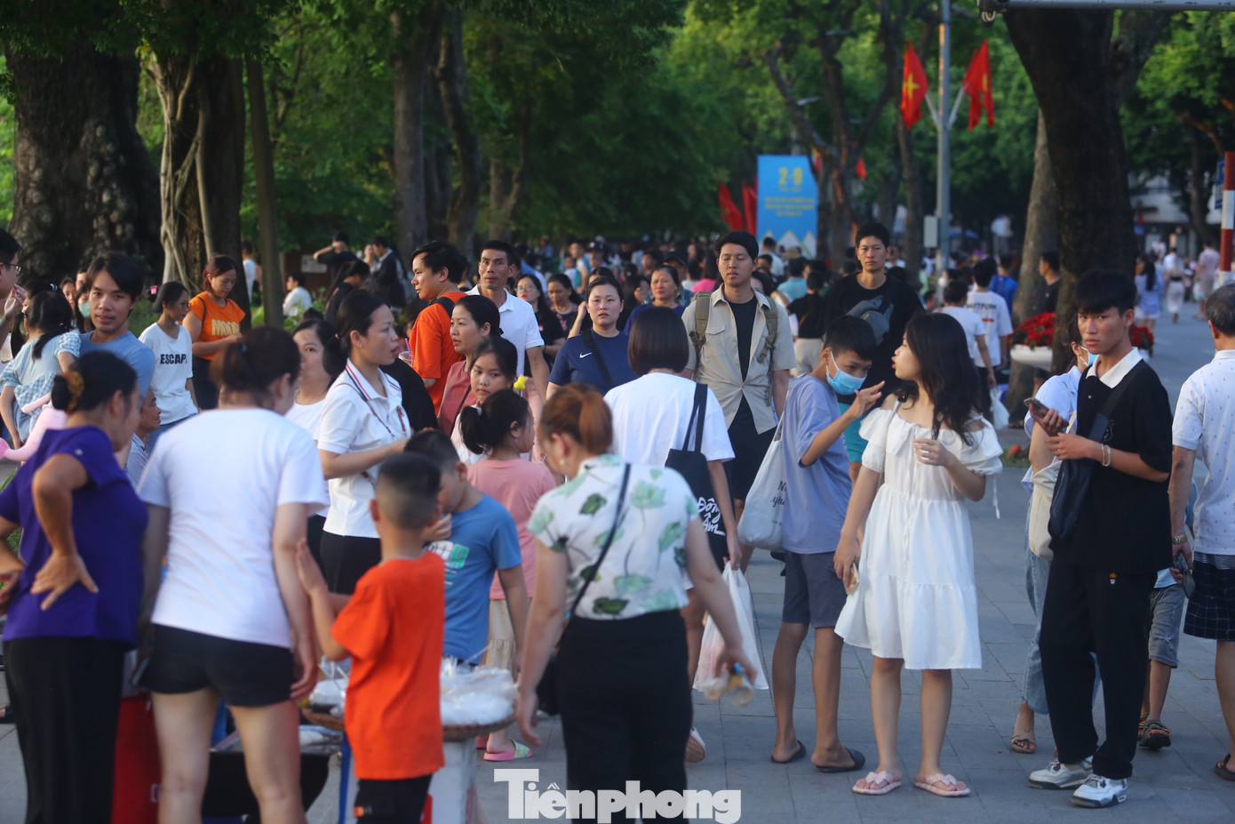 Không gian đi bộ hồ Hoàn Kiếm hoạt động suốt cả 4 ngày nghỉ Lễ Quốc khánh (từ 7h ngày 1-9 đến 24h ngày 4-9-2023).