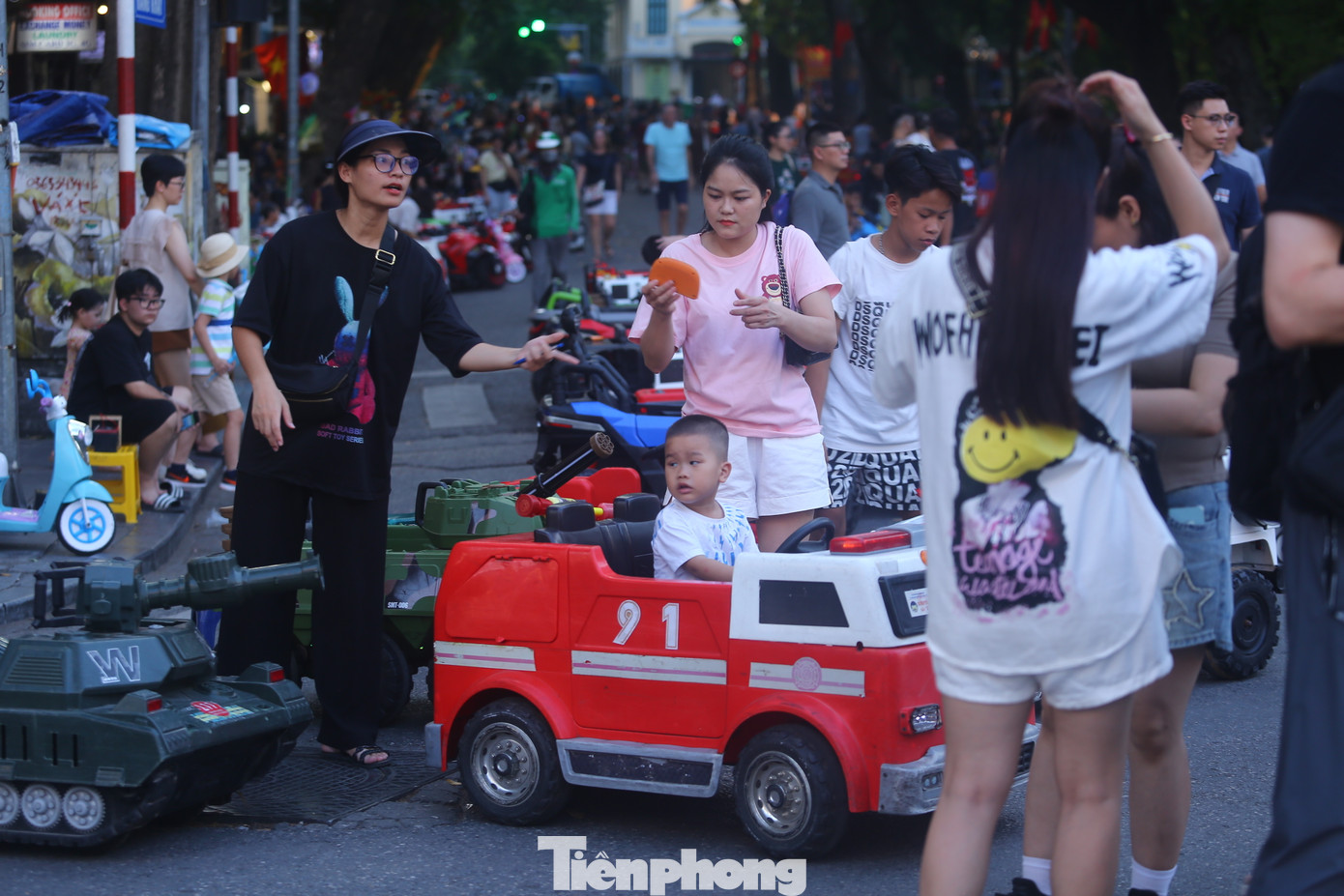 Khu vực vui chơi đắt khách.