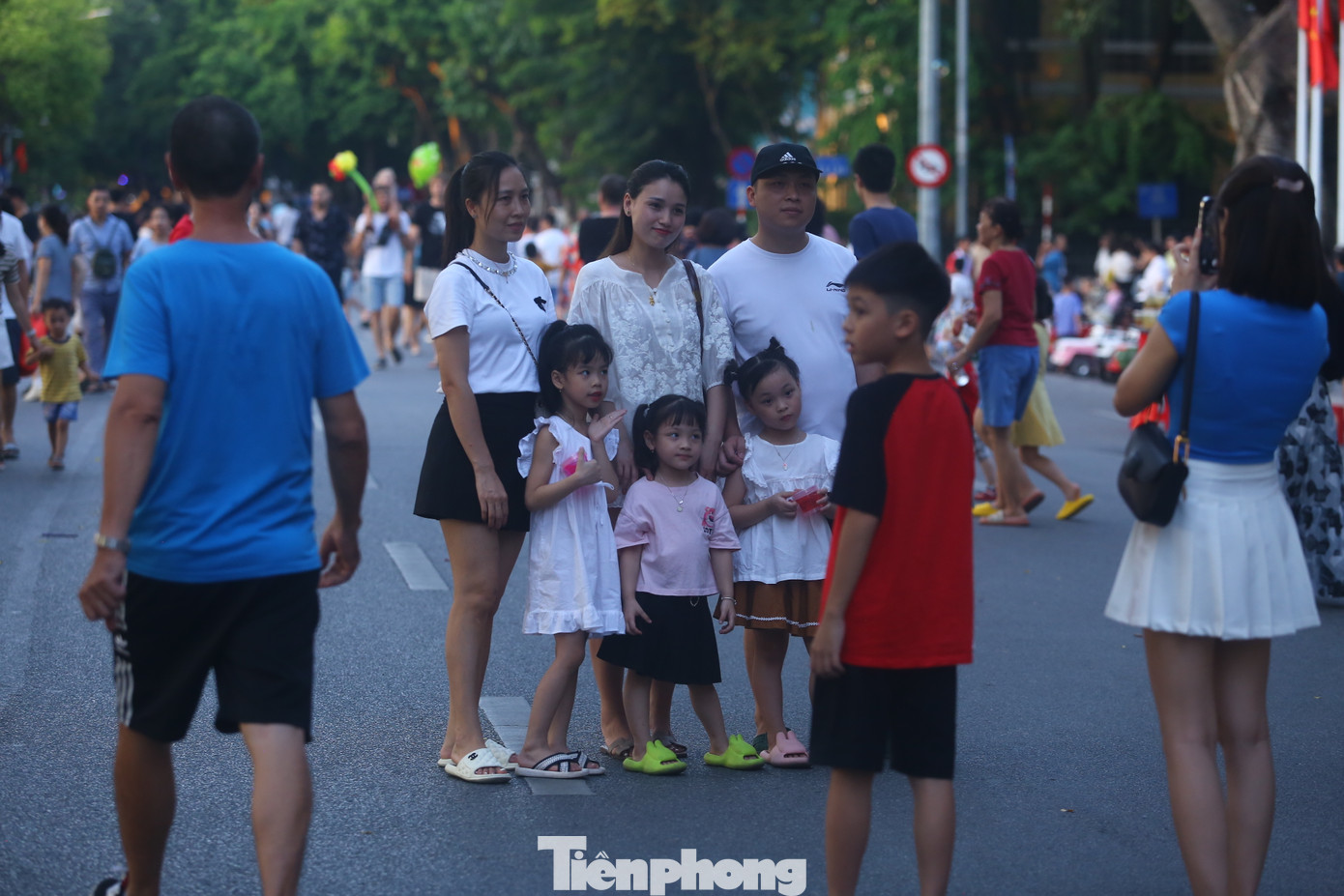 UBND quận Hoàn Kiếm cho biết, việc kéo dài hoạt động các không gian đi bộ nhằm mục đích tạo ra không gian vui chơi, giải trí cho nhân dân và du khách cũng như kích cầu phát triển các hoạt động thương mại, dịch vụ, du lịch trong dịp nghỉ lễ Quốc khánh 2/9.