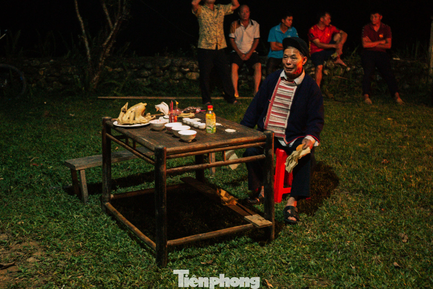 Đây là một nghi thức kế tục của nghi lễ cúng Bàn Vương. Người Dao (ngành Dao đỏ) thực hiện lễ Nhảy lửa với mong cầu các thần linh phù hộ, bảo vệ gia đình, dòng tộc, bản làng được bình an, thịnh vượng, mừng mùa màng bội thu. Bên cạnh đó lễ Nhảy lửa còn mang ý nghĩa xua đuổi tà ma, bệnh tật, những đen đủi của năm cũ, cầu mong cuộc sống được ấm no hạnh phúc khi bước vào một năm mới. Lễ Nhảy lửa còn thể hiện sức mạnh của con người trong quá trình lao động, chế ngự thiên nhiên, chống lại thú dữ phá hoại mùa màng.