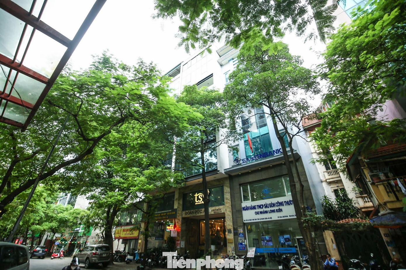 Tuy nhiên tòa nhà được xây thành 9 tầng, 1 hầm, đang được cho thuê làm trụ sở văn phòng.