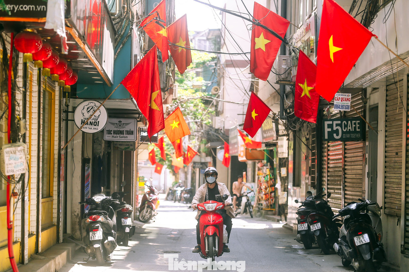 Hình ảnh tại một con ngõ trên đường Láng Hạ.