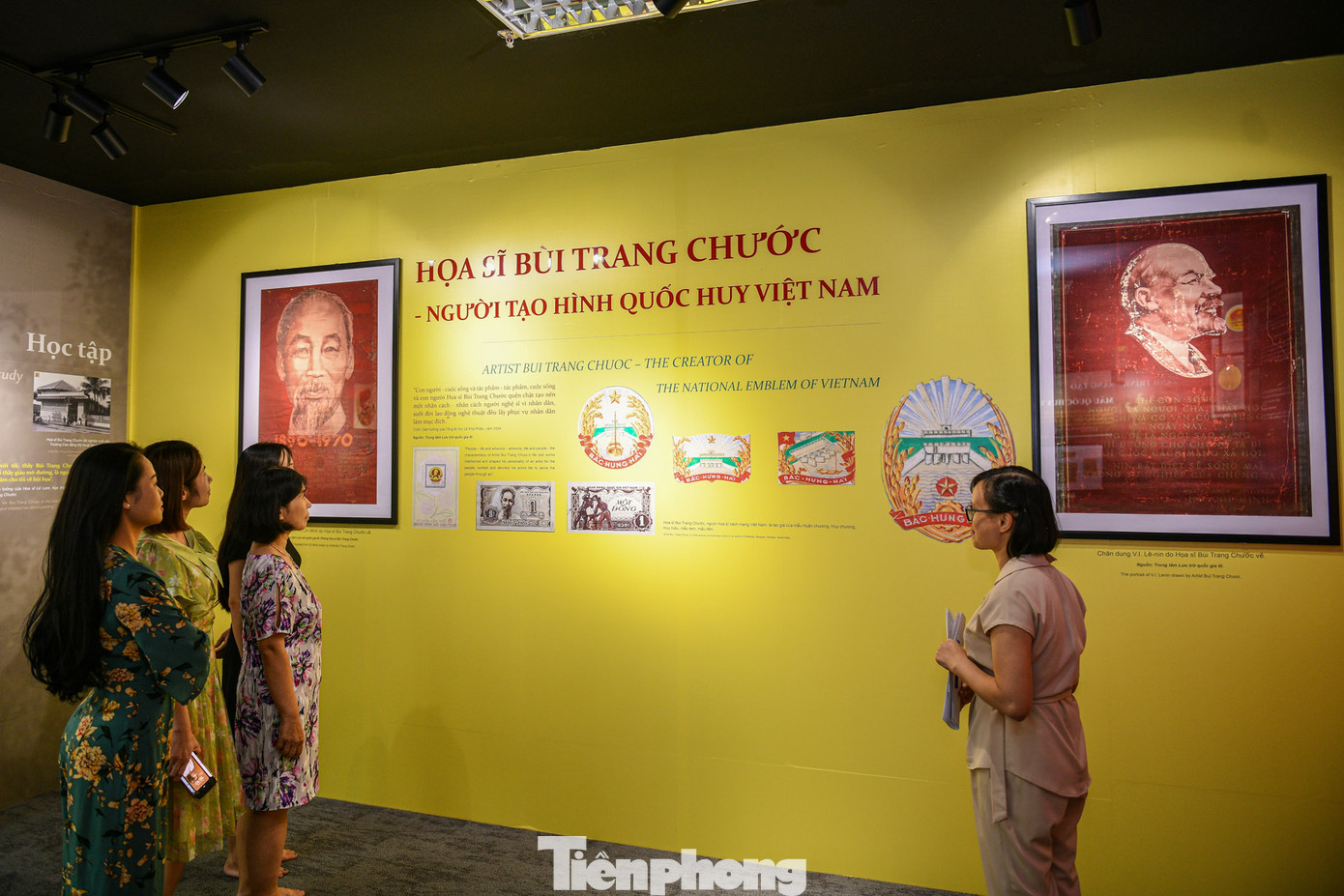 Thực hiện trưng bày, Ban Tổ chức mong muốn góp phần tôn vinh những biểu tượng dân tộc, phát huy giá trị của tài liệu lưu trữ tiêu biểu, quý hiếm được bảo quản tại Trung tâm, mang đến góc nhìn đa chiều, chân thực về quá trình hình thành Quốc huy Việt Nam, đồng thời thắp lên ngọn lửa niềm tin trong mỗi cá nhân, cống hiến hết mình cho những đam mê tốt đẹp.