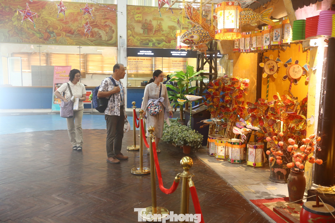 Đến với lễ hội, du khách sẽ được hòa mình vào không gian tuổi thơ với những món đồ chơi cổ truyền của dân tộc từ thời "ông bà anh".